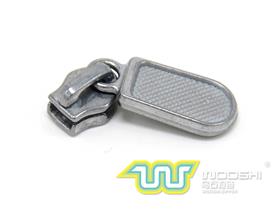 3# reverse nylon zipper slider and 10707 pull-tab