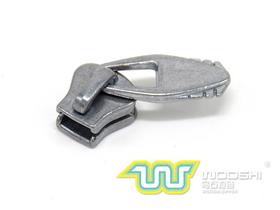 3# plastic zipper slider and 10049 pull-tab